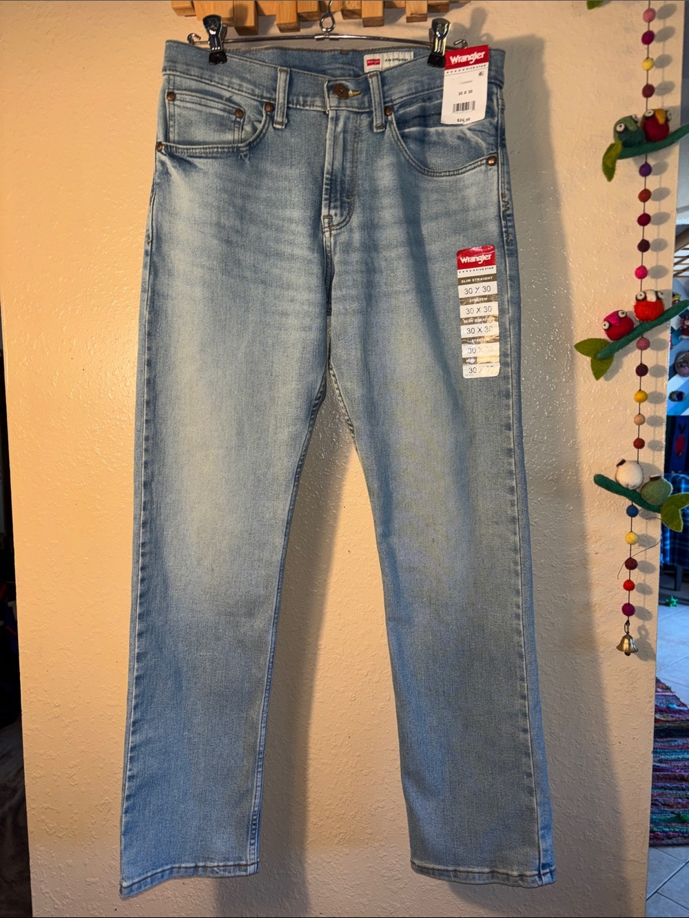 NWT WRANGLER, FIVE STAR SLIM STRAIGHT 30 X 30 LIGHT WASH JEANS.